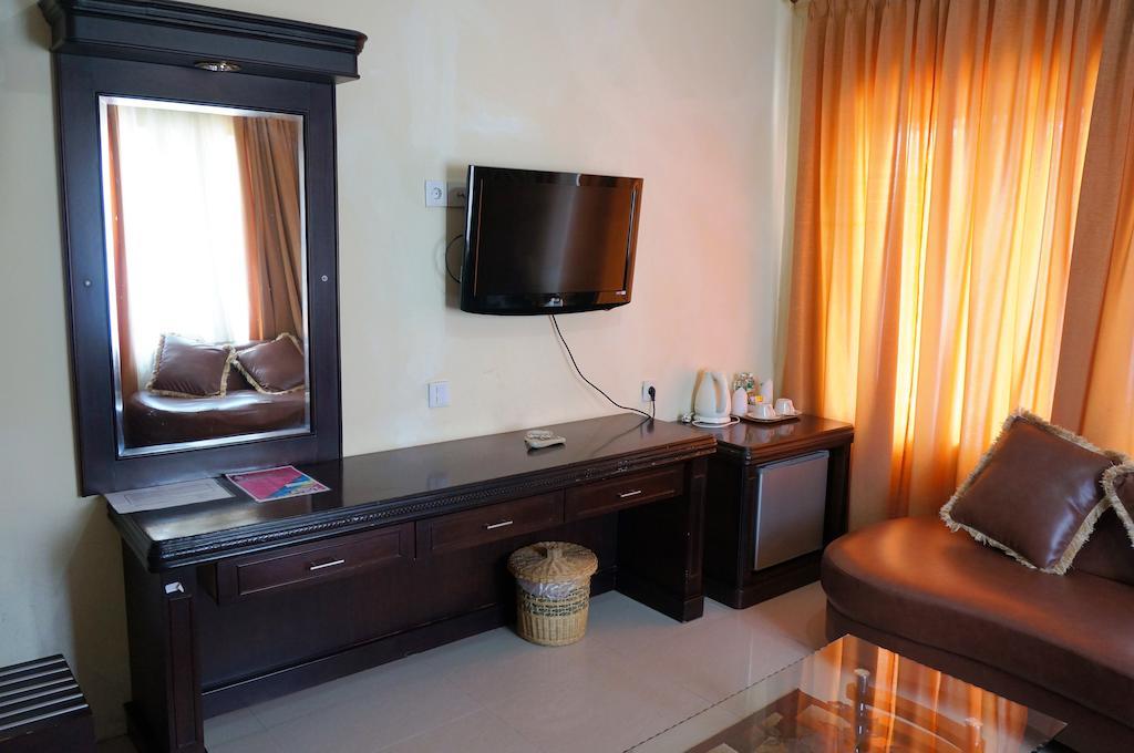 Edotel Minangkabau Padang  Room photo